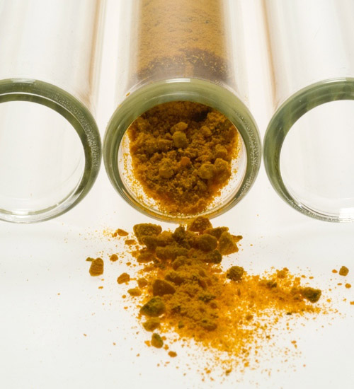 姜黄和越橘：两种具有眼部保健作用的天然植物